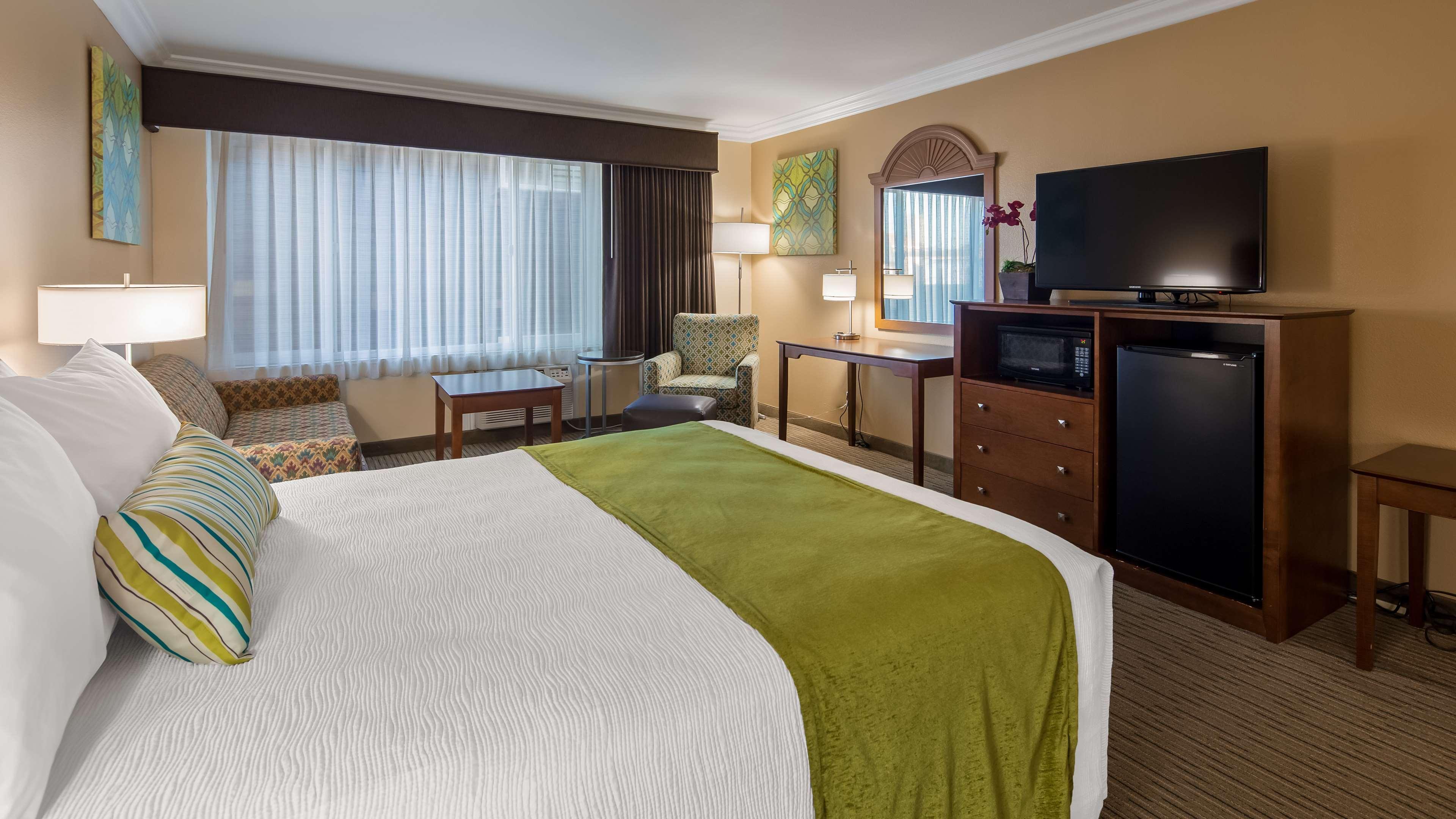Best Western Harbour Inn & Suites Huntington - Sunset Beach Exteriör bild