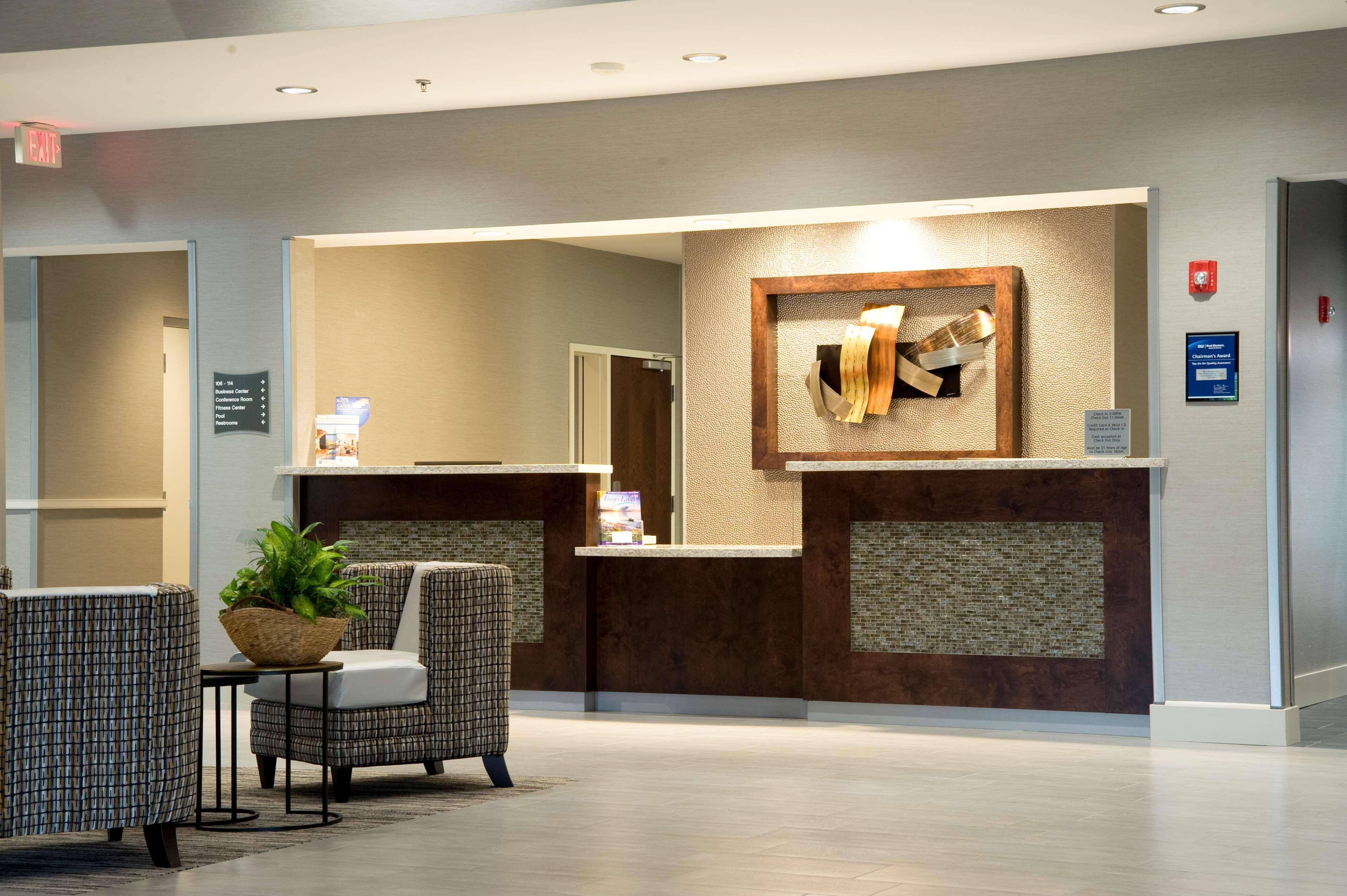 Best Western Harbour Inn & Suites Huntington - Sunset Beach Exteriör bild