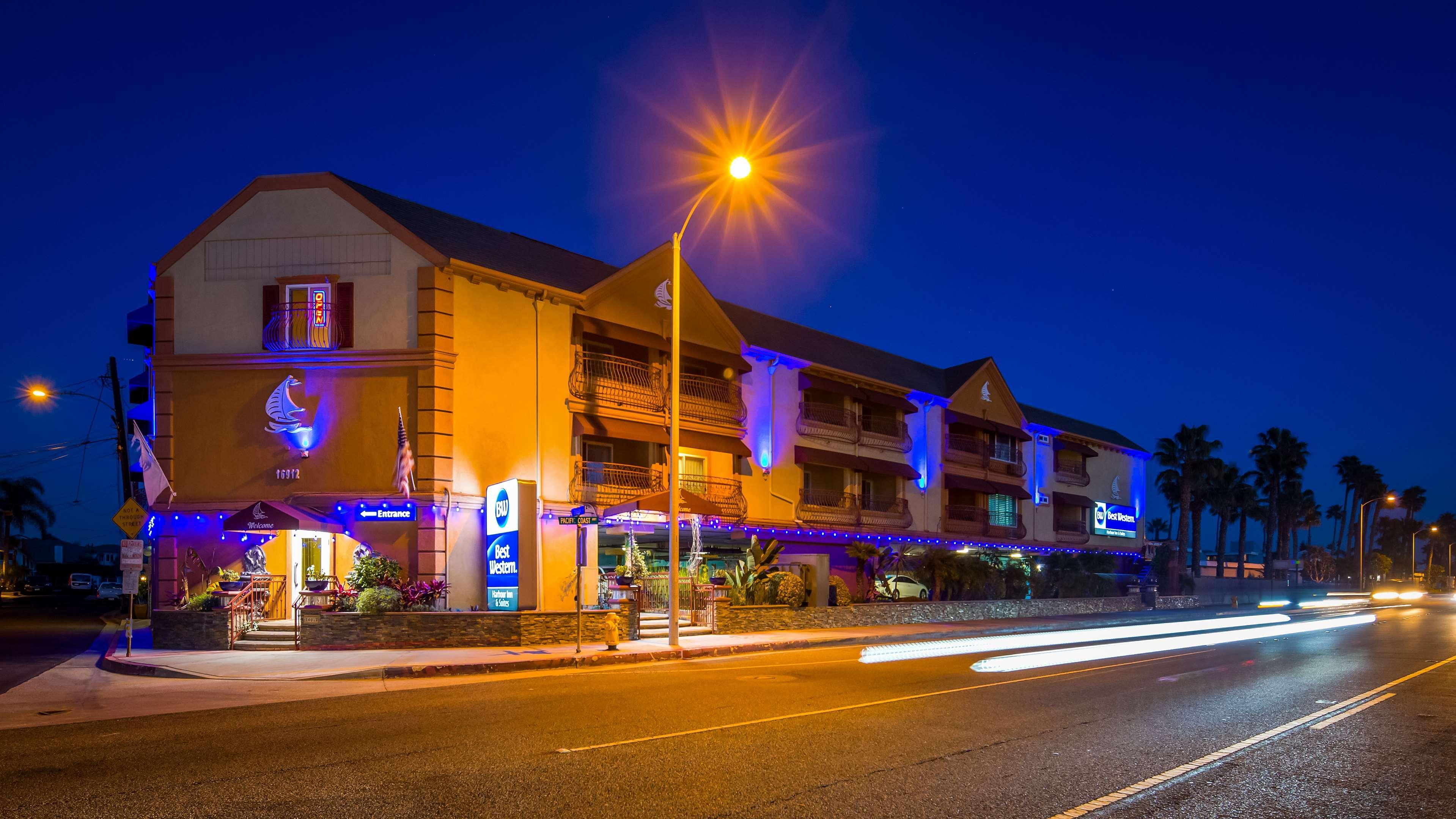 Best Western Harbour Inn & Suites Huntington - Sunset Beach Exteriör bild