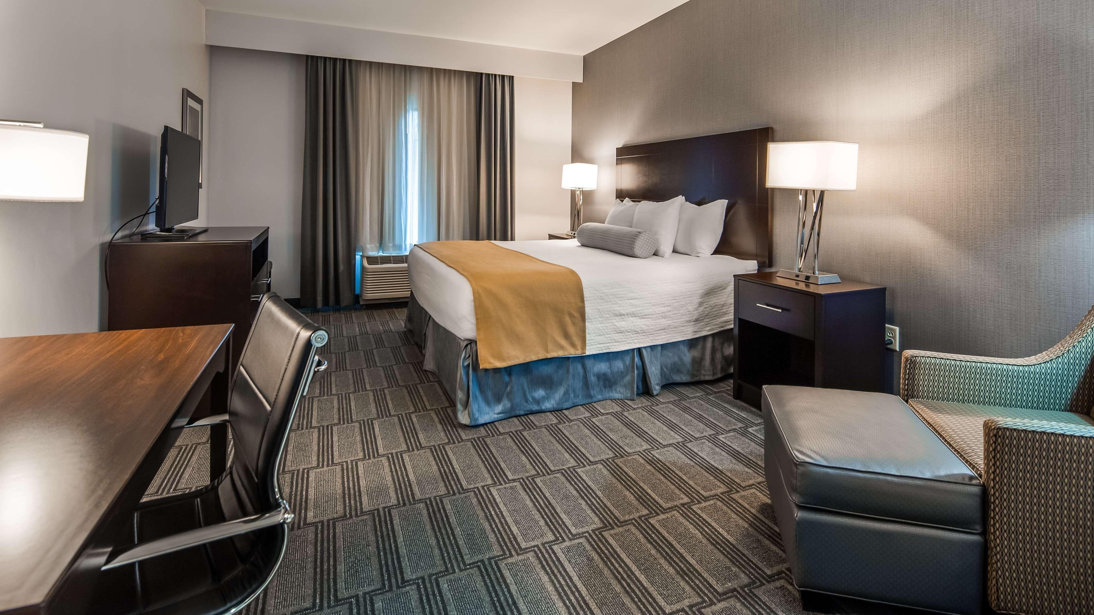 Best Western Harbour Inn & Suites Huntington - Sunset Beach Exteriör bild
