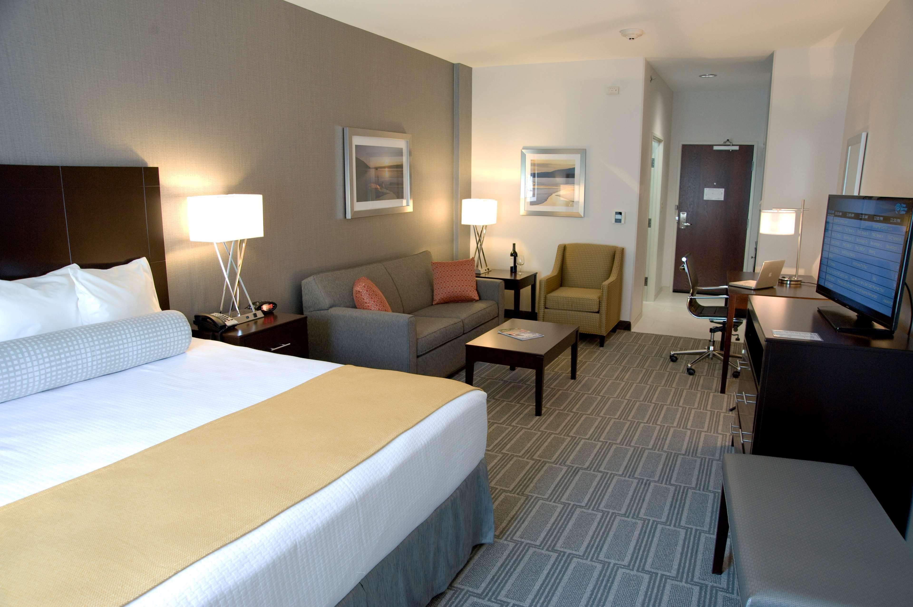 Best Western Harbour Inn & Suites Huntington - Sunset Beach Exteriör bild