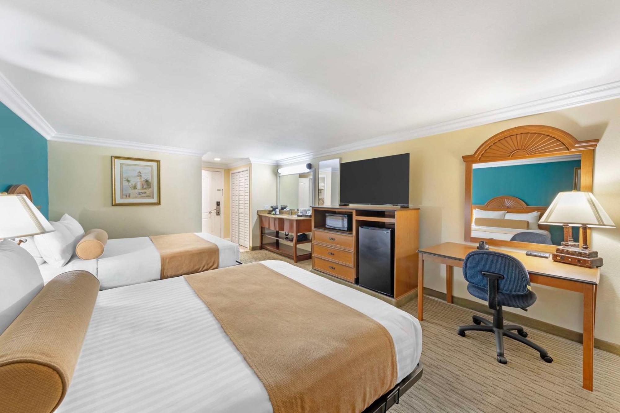 Best Western Harbour Inn & Suites Huntington - Sunset Beach Exteriör bild
