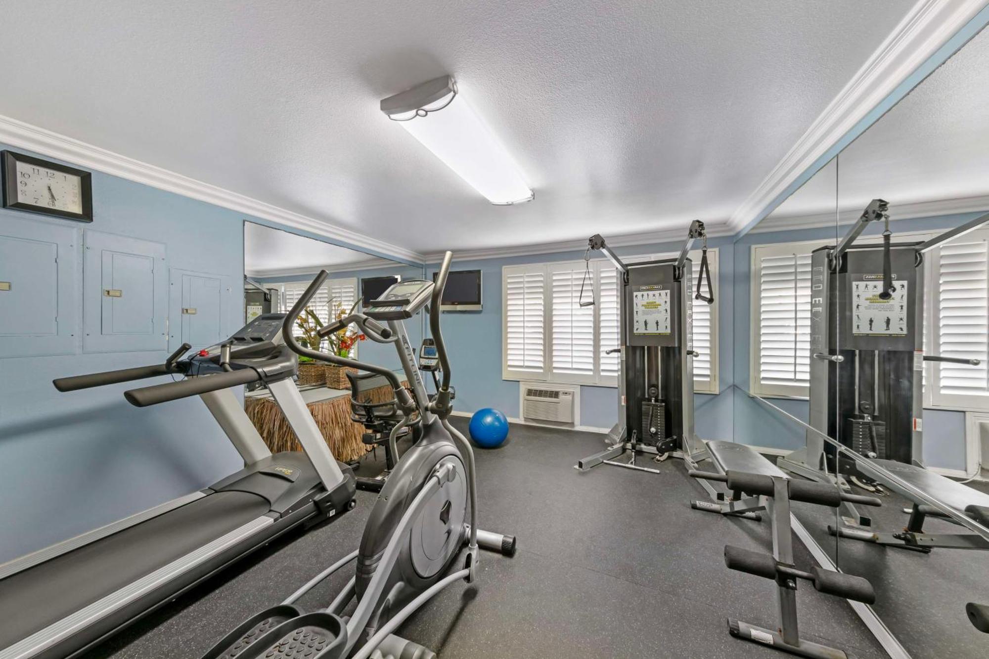 Best Western Harbour Inn & Suites Huntington - Sunset Beach Exteriör bild