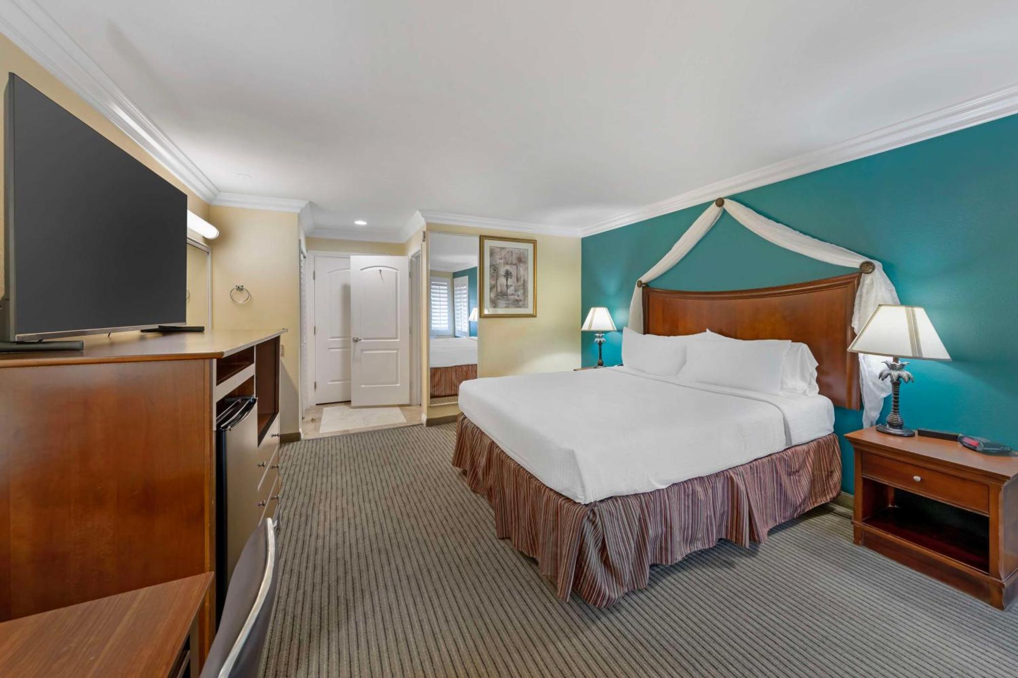 Best Western Harbour Inn & Suites Huntington - Sunset Beach Exteriör bild